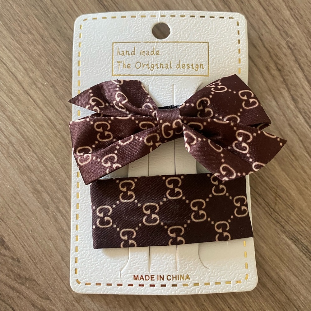 GG Logo hair clips